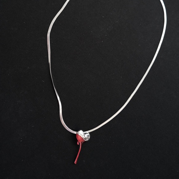 NEW Heart Necklace - Picture 2 of 2